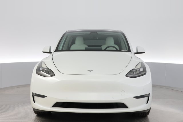 2022 Tesla Model Y — photo 9 of 26