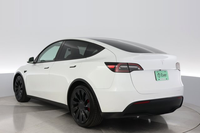 2022 Tesla Model Y — photo 13 of 26