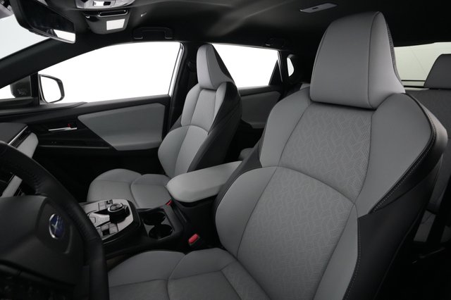 2026 Subaru Solterra — photo 3 of 23