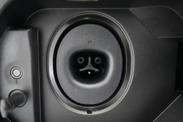 2026 Subaru Solterra — photo 8 of 23