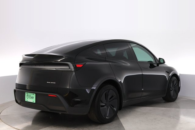 2026 Tesla Model Y — photo 2 of 24
