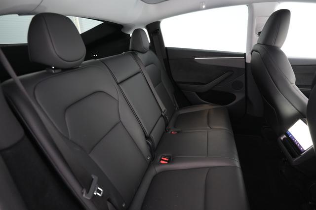 2026 Tesla Model Y — photo 4 of 24