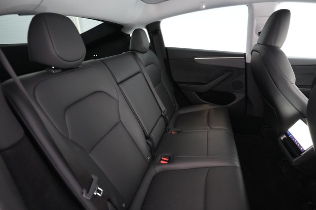 2026 Tesla Model Y — photo 4 of 24