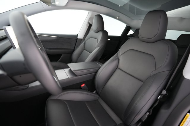 2026 Tesla Model Y — photo 3 of 24