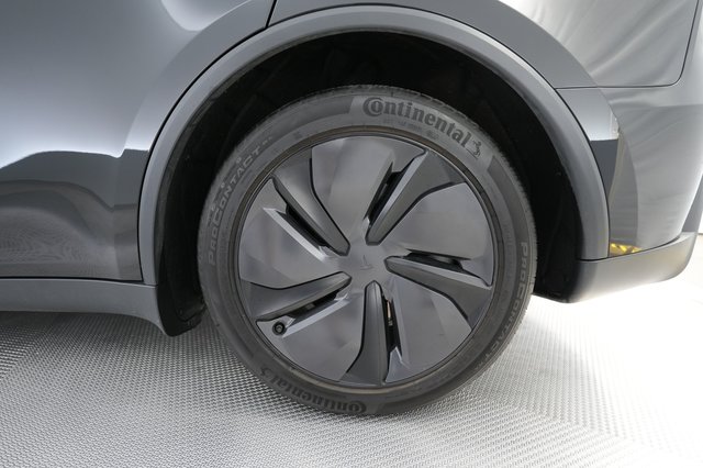 2026 Tesla Model Y — photo 16 of 24
