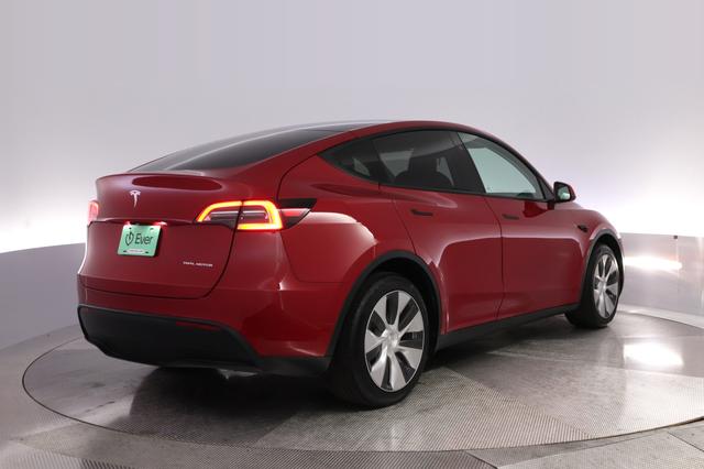 2023 Tesla Model Y — photo 2 of 25