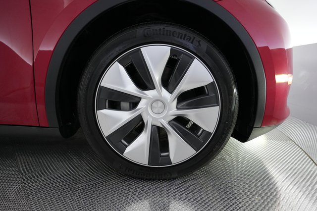 2023 Tesla Model Y — photo 16 of 25