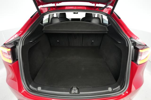 2023 Tesla Model Y — photo 6 of 25