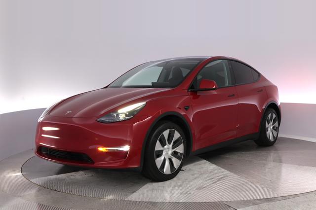 2023 Tesla Model Y — VIN 7SAYGDEE6PF829633
