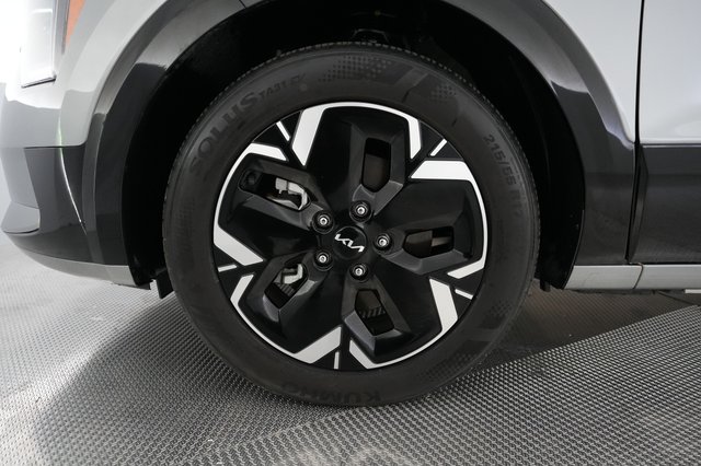 2023 Kia Niro EV — photo 15 of 24