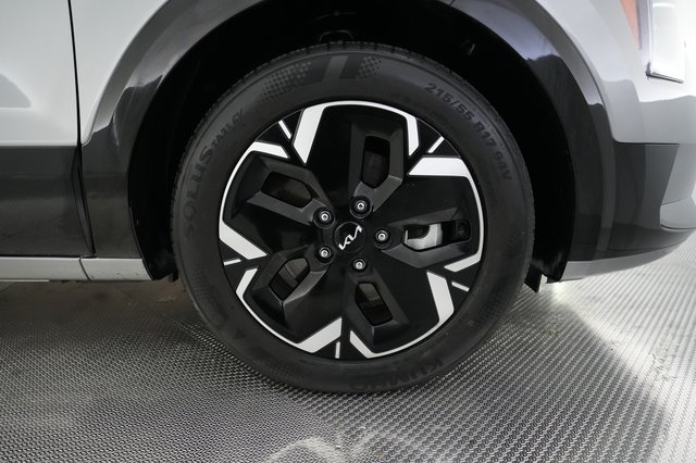 2023 Kia Niro EV — photo 16 of 24