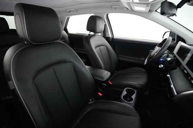 2024 Hyundai IONIQ 5 — photo 18 of 24