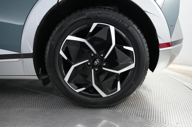 2024 Hyundai IONIQ 5 — photo 7 of 24