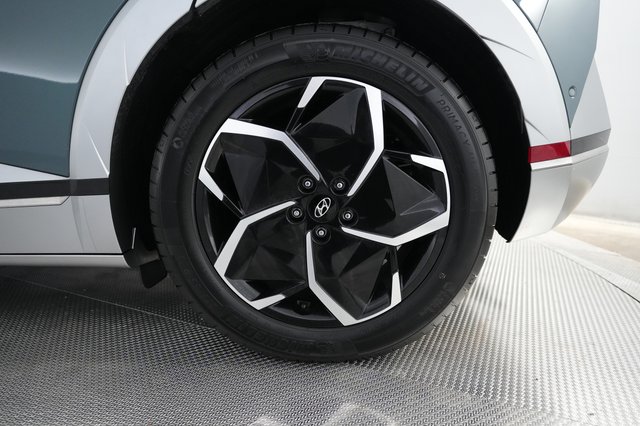 2024 Hyundai IONIQ 5 — photo 7 of 24