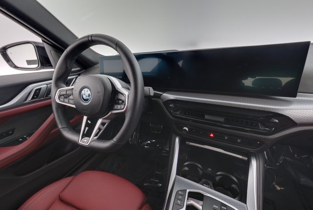 2025 BMW i4 — photo 20 of 23