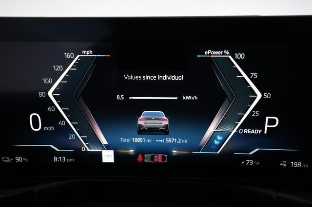 2025 BMW i4 — photo 5 of 23