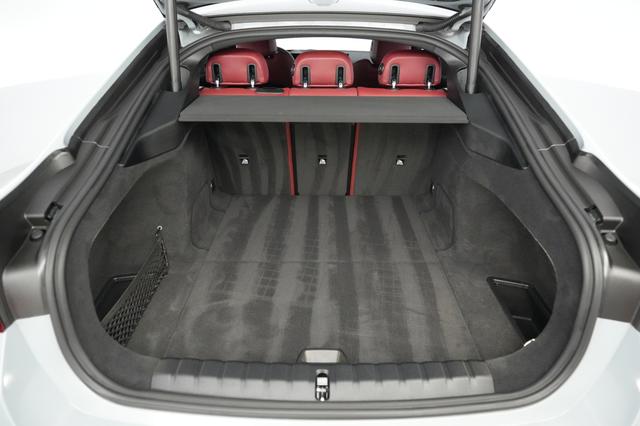2025 BMW i4 — photo 6 of 23