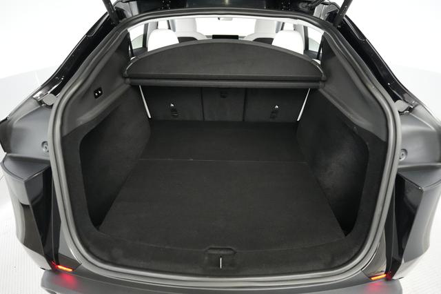 2026 Tesla Model Y — photo 6 of 28