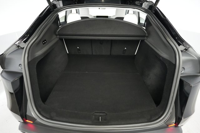 2026 Tesla Model Y — photo 6 of 28