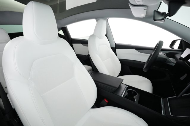 2026 Tesla Model Y — photo 18 of 28