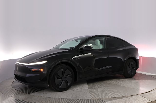 2026 Tesla Model Y — photo 14 of 28