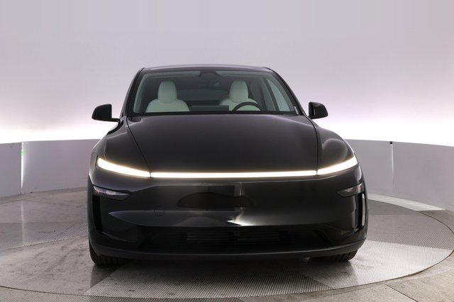 2026 Tesla Model Y — photo 9 of 28