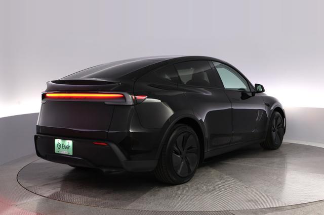 2026 Tesla Model Y — photo 2 of 28