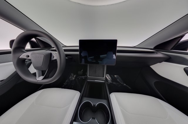 2026 Tesla Model Y — photo 22 of 28