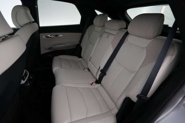 2023 Genesis Electrified GV70 — photo 19 of 24