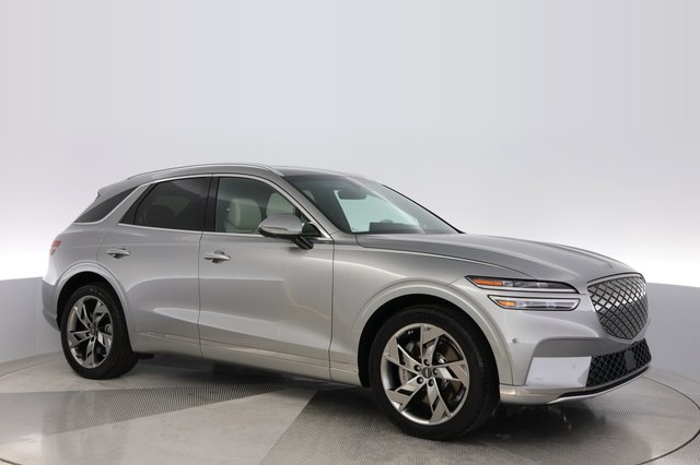 2023 Genesis Electrified GV70 — photo 11 of 24