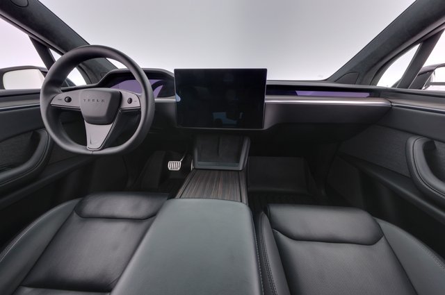 2023 Tesla Model X — photo 23 of 28