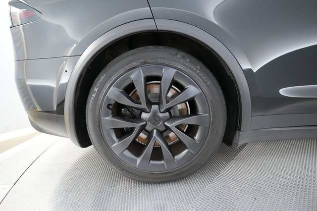 2023 Tesla Model X — photo 17 of 28