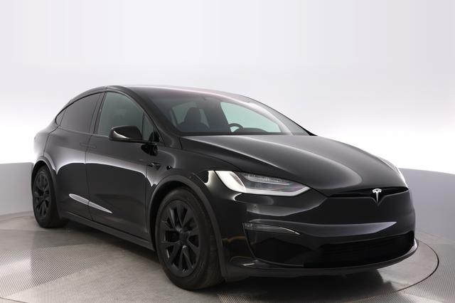2023 Tesla Model X — photo 10 of 28