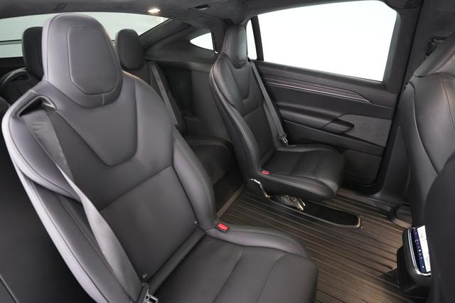 2023 Tesla Model X — photo 4 of 28