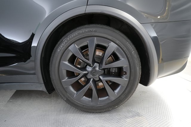 2023 Tesla Model X — photo 7 of 28