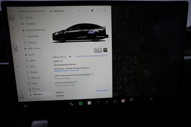 2023 Tesla Model X — photo 5 of 28