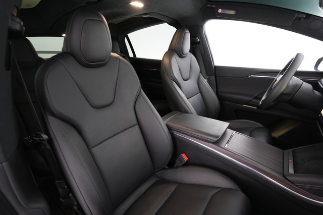 2023 Tesla Model X — photo 18 of 28