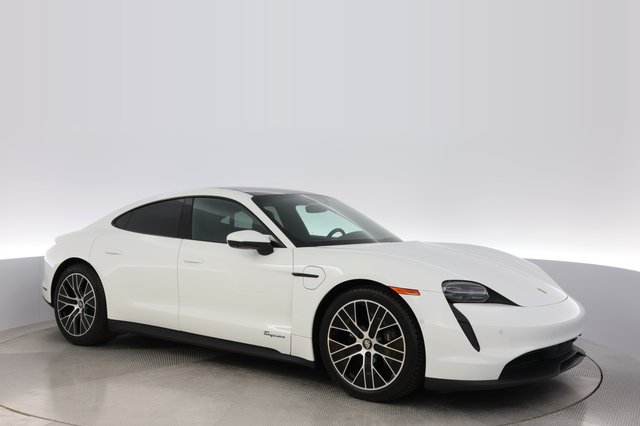 2023 Porsche Taycan — photo 11 of 26