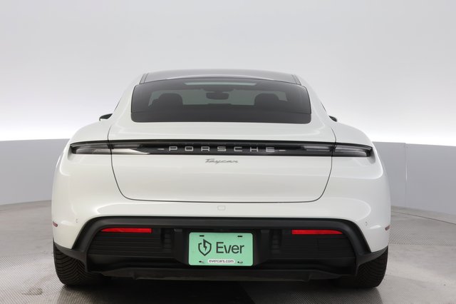 2023 Porsche Taycan — photo 12 of 26