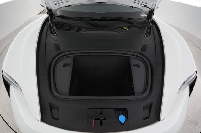 2023 Porsche Taycan — photo 24 of 26