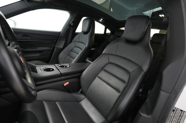 2023 Porsche Taycan — photo 3 of 26