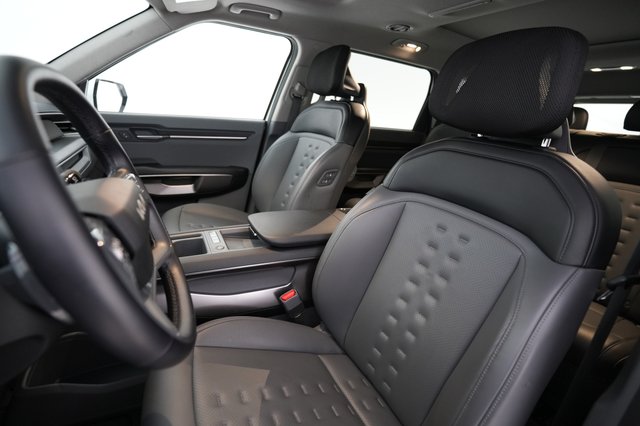2024 Kia EV9 — photo 3 of 28