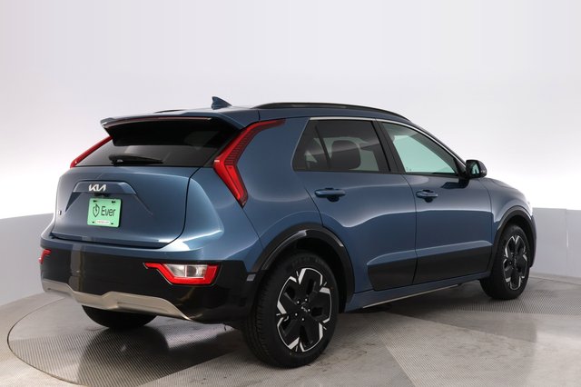 2024 Kia Niro EV — photo 2 of 24