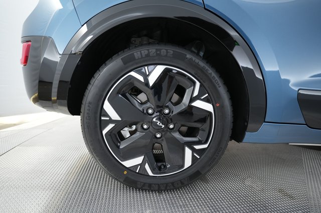 2024 Kia Niro EV — photo 17 of 24