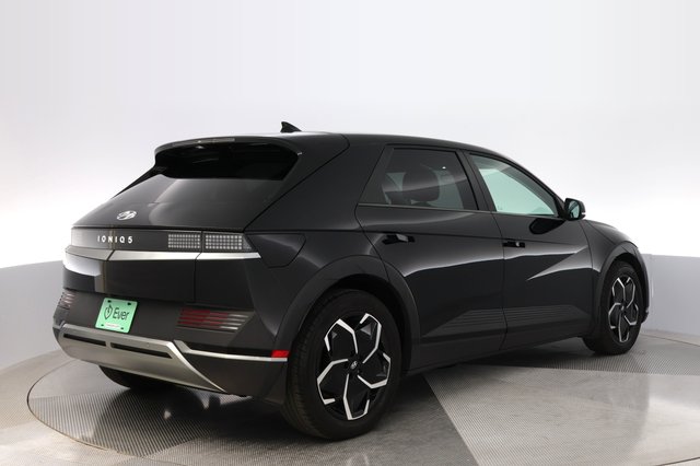 2024 Hyundai IONIQ 5 — photo 2 of 24