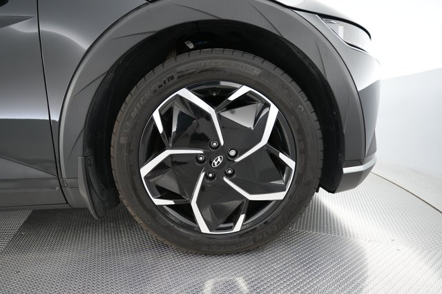 2024 Hyundai IONIQ 5 — photo 16 of 24