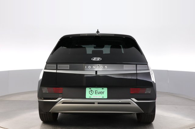 2024 Hyundai IONIQ 5 — photo 12 of 24