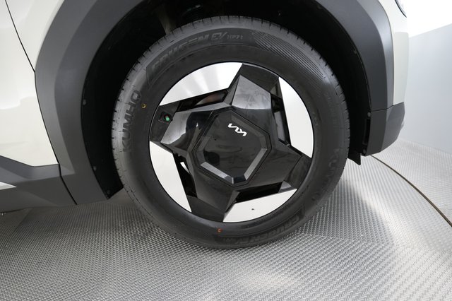 2024 Kia EV9 — photo 15 of 26