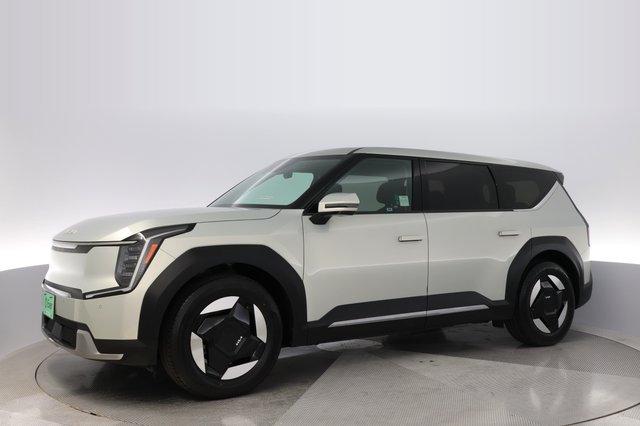 2024 Kia EV9 — photo 14 of 26