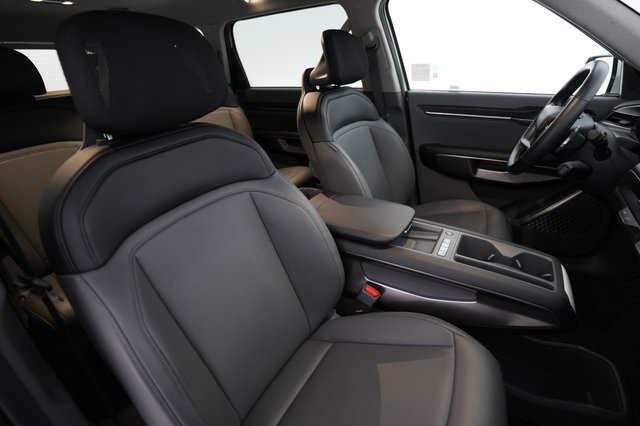 2024 Kia EV9 — photo 18 of 26